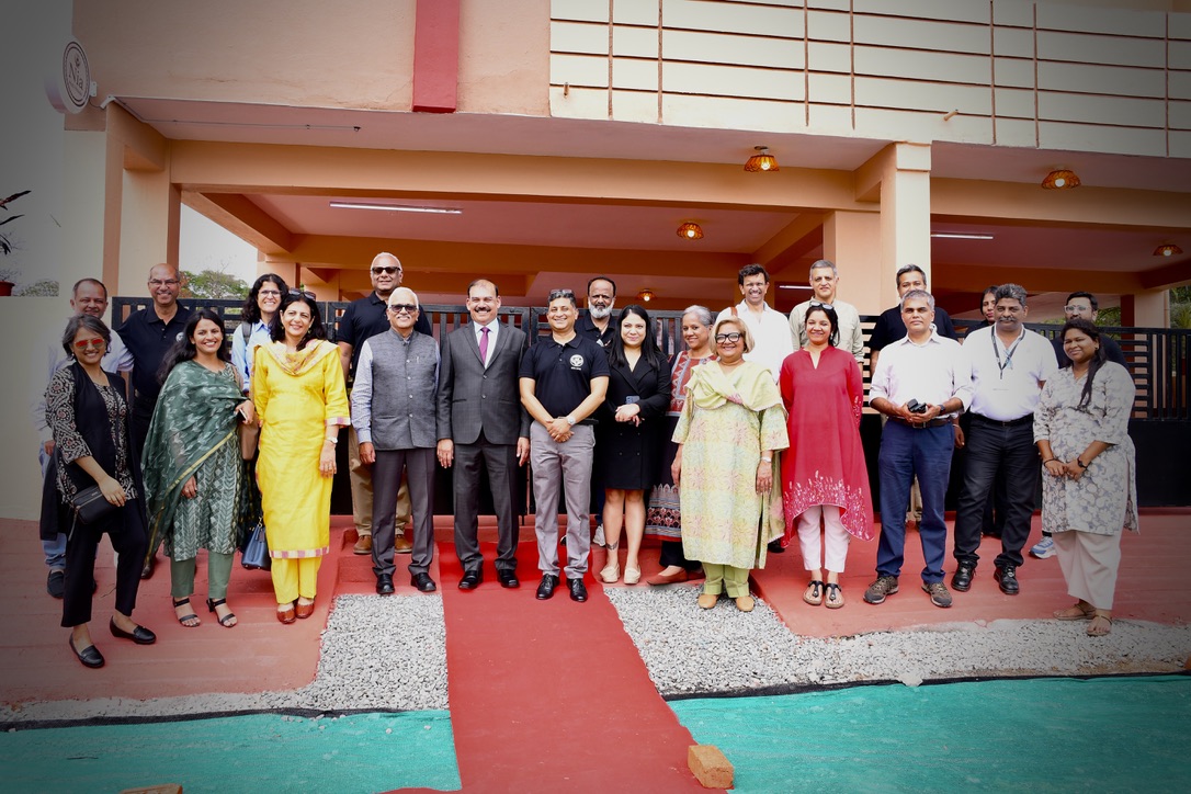 Guests gathered at Nia Śram Park for the Women, Work and Development Collective
